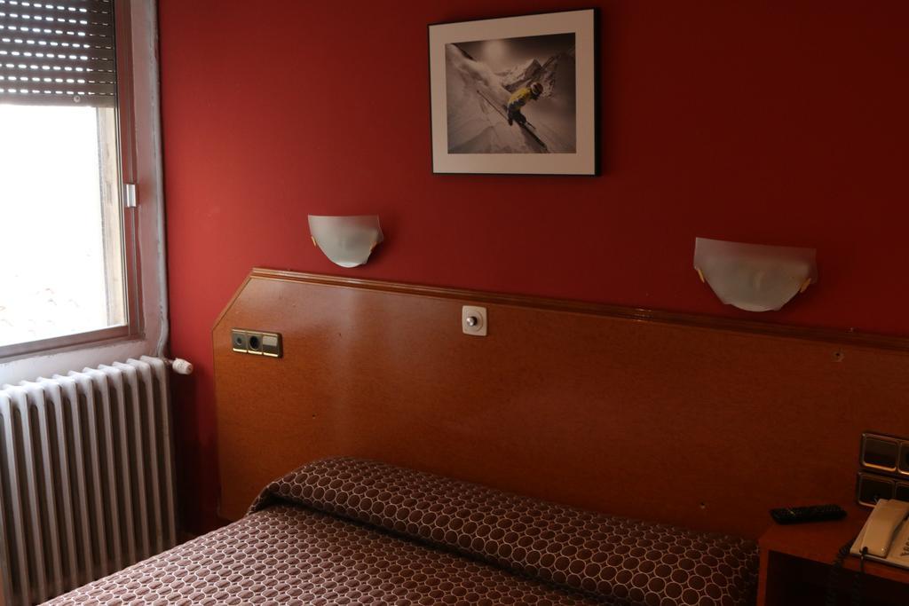 Hostal Cataluna Zaragoza Kültér fotó