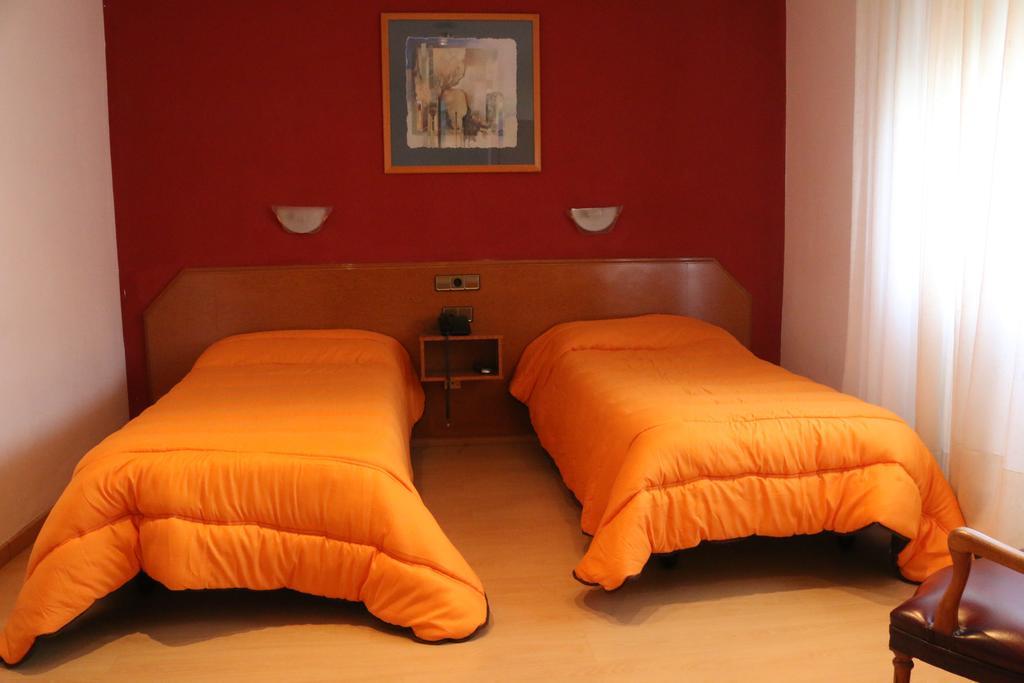 Hostal Cataluna Zaragoza Kültér fotó