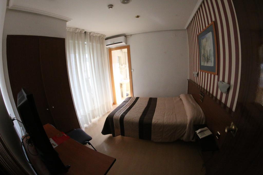 Hostal Cataluna Zaragoza Kültér fotó