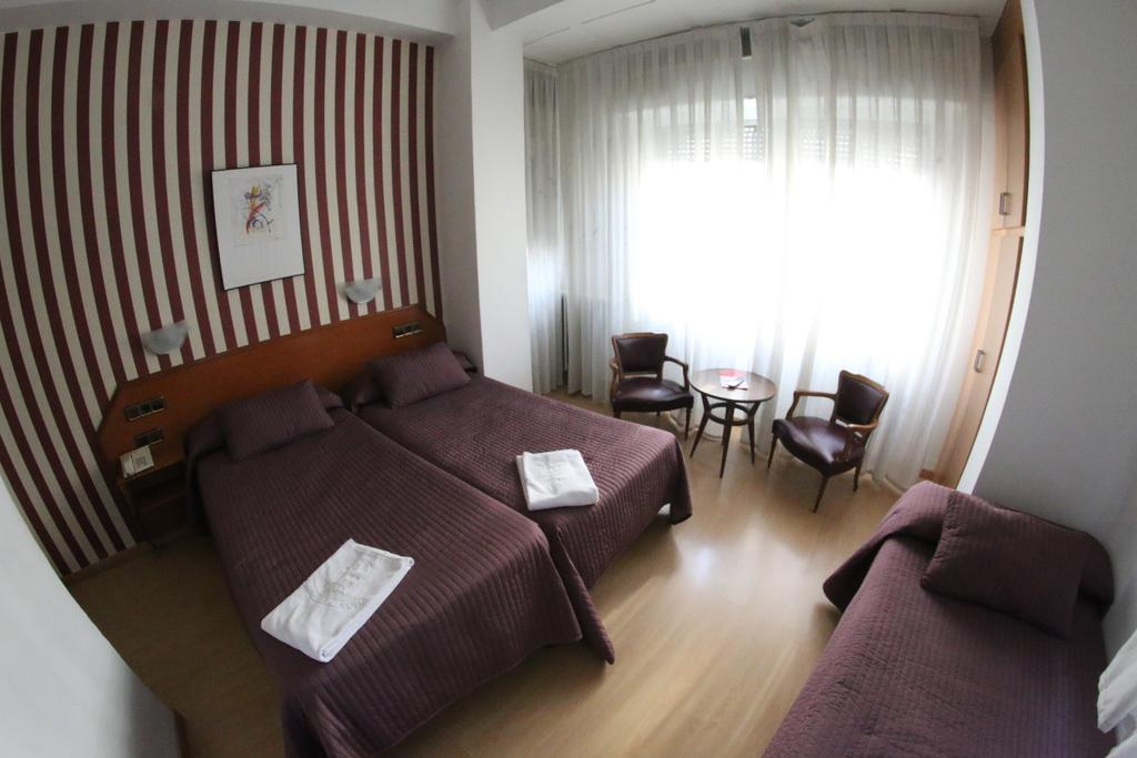 Hostal Cataluna Zaragoza Kültér fotó